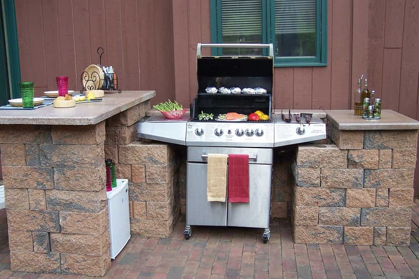 Outdoor Kitchen